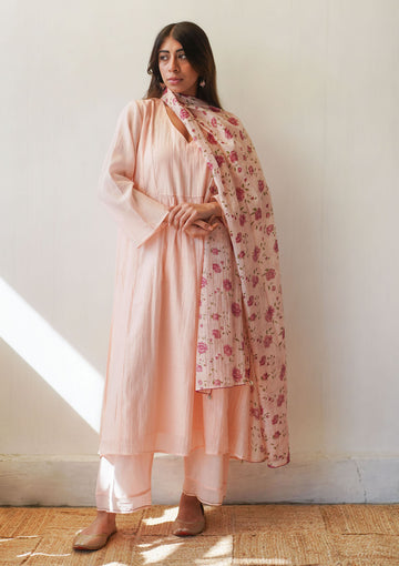 Blush Basic Kurta Set with Floral Stole