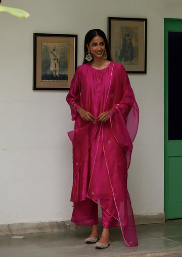 Fuchsia Chaand Buta Kurta Set