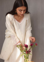 Load image into Gallery viewer, Ivory Scatter Beaded Kurta Set
