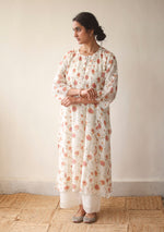 Load image into Gallery viewer, Ivory and Peach Floral Pintuck Kurta Set
