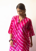 Load image into Gallery viewer, Fuchsia Tie Dye Kurta Set
