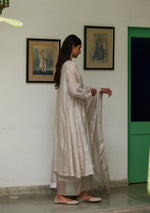 Load image into Gallery viewer, Ivory Kalidaar Embroidered Kurta Set
