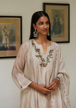 Load image into Gallery viewer, Ivory Floral Sequinned Kurta Set
