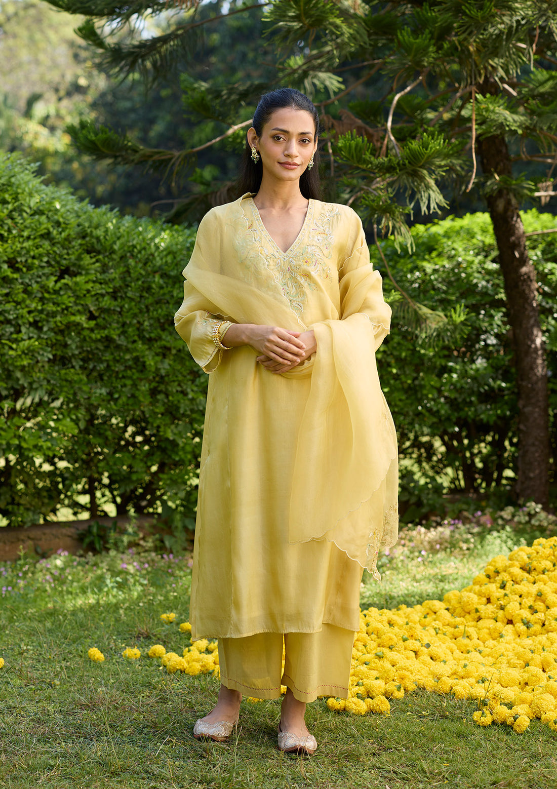 Canary Floral Embroidered Kurta set
