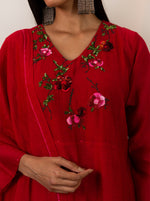 Load image into Gallery viewer, Scarlet Sequinned Floral Kurta Set
