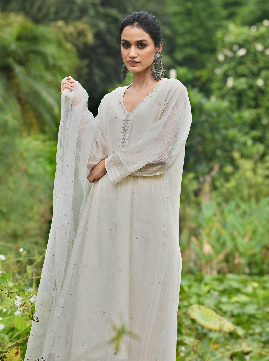 Ivory Zardozi Embroidered Kurta Set