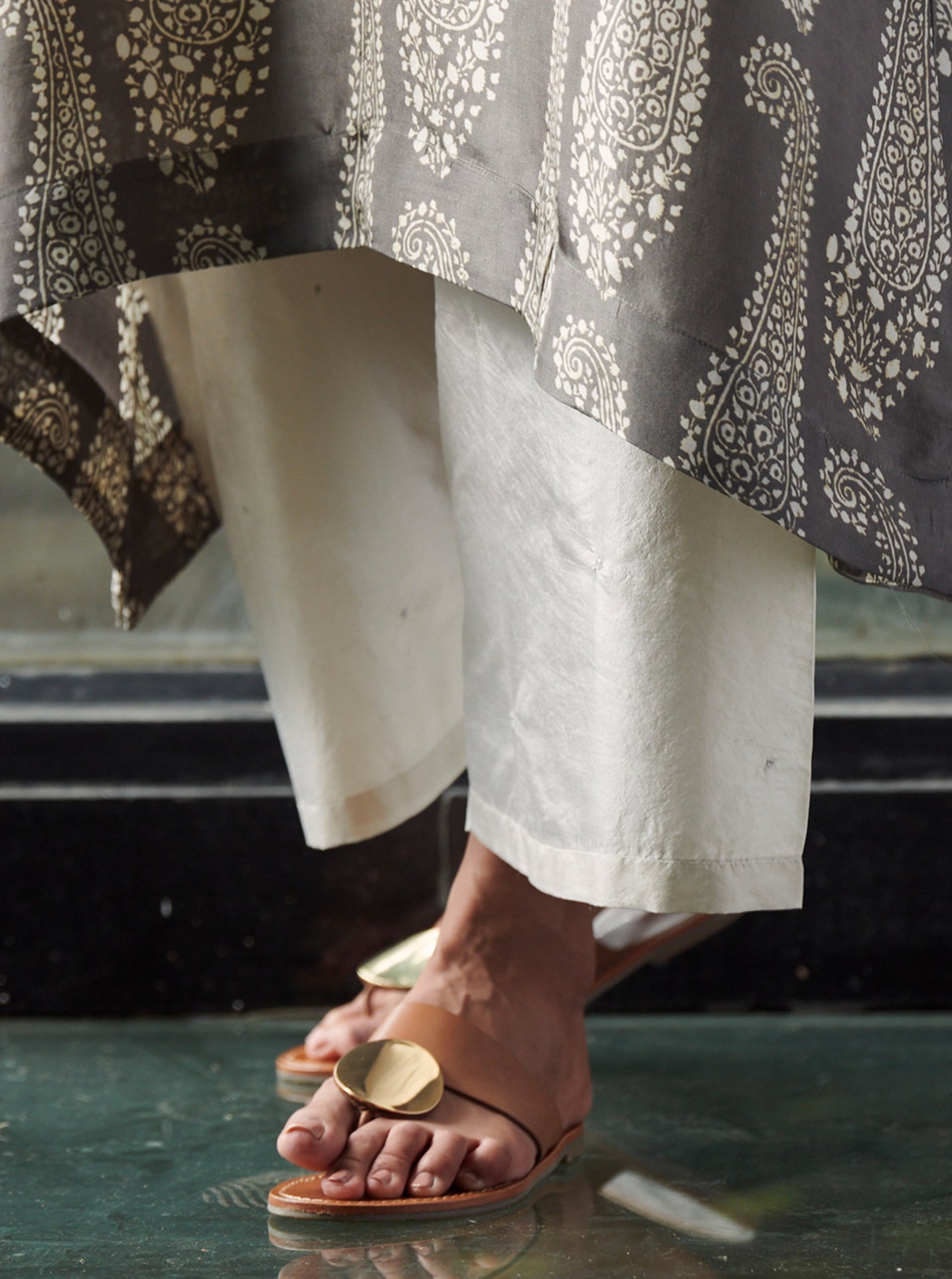 Ivory Zari Embroidered Silk Farshi