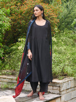Load image into Gallery viewer, Midnight Black and Scarlet Tie Dye Kurta Set
