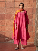 Load image into Gallery viewer, Rose Pink Embroidered Kurta Set
