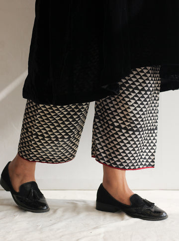 Black Geometric Print Silk Farshi
