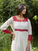 Load image into Gallery viewer, Scarlet and Ivory Tie and Dye Kurta Set
